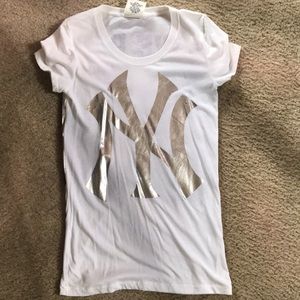 VS PINK yankees tee
